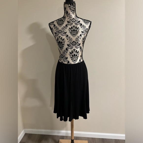 Briggs New York Dresses & Skirts - Briggs New York Black Shift Skirt​​​​​​​​​​​​​